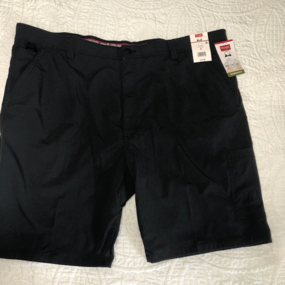 Wrangler Men's Black Cargo Shorts